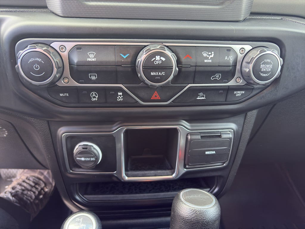 2022 Jeep Gladiator Willys Sport