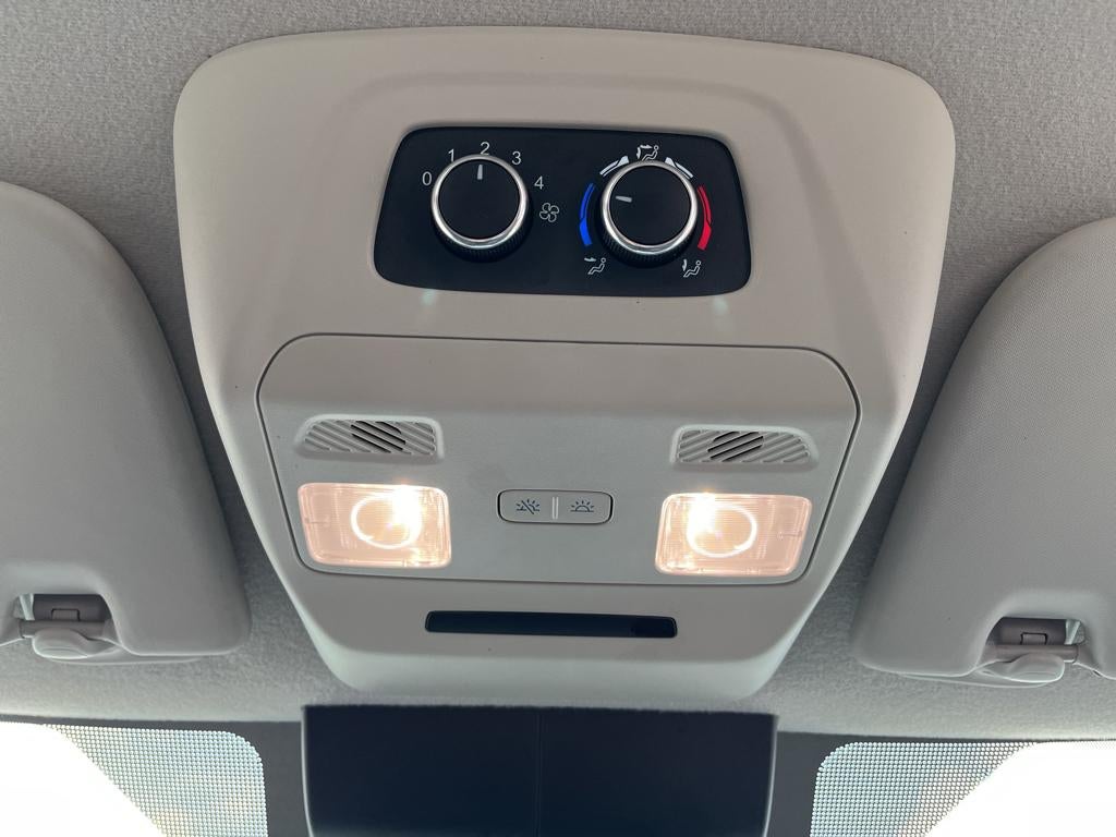 2023 Ford Transit Wagon XLT