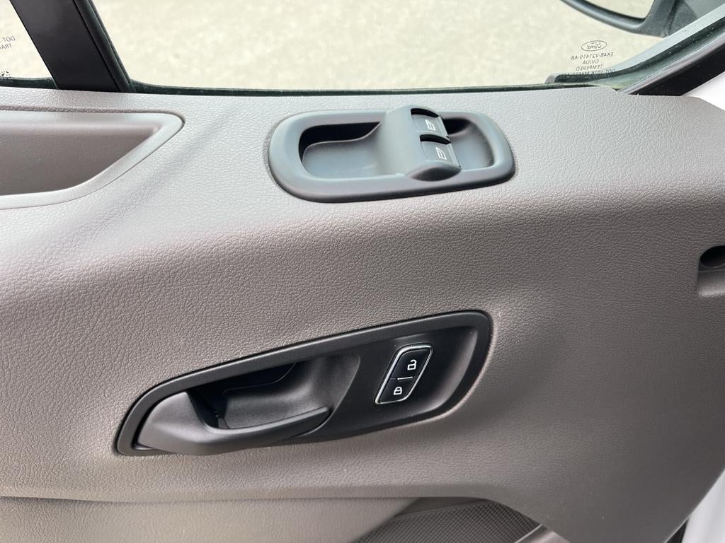 2023 Ford Transit Wagon XLT