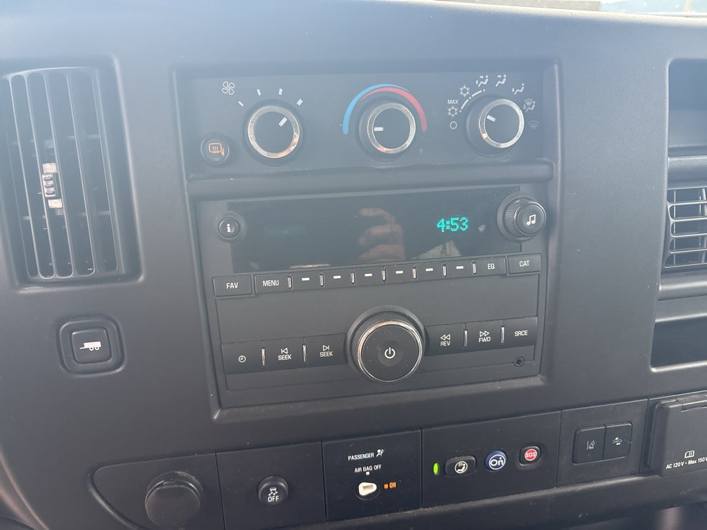 2024 Chevrolet Express Passenger LT - Photo 11