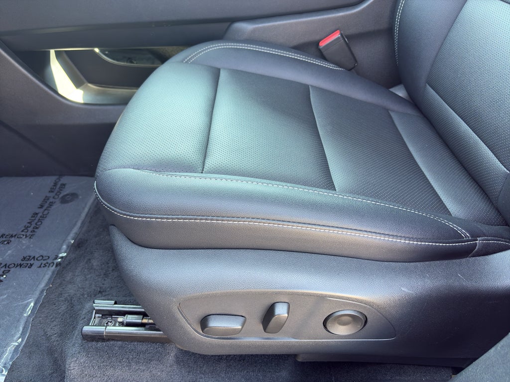 2025 Chevrolet Traverse AWD LT