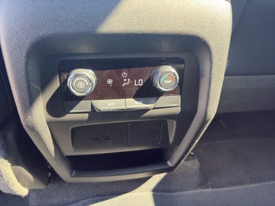 2025 Chevrolet Traverse AWD LT