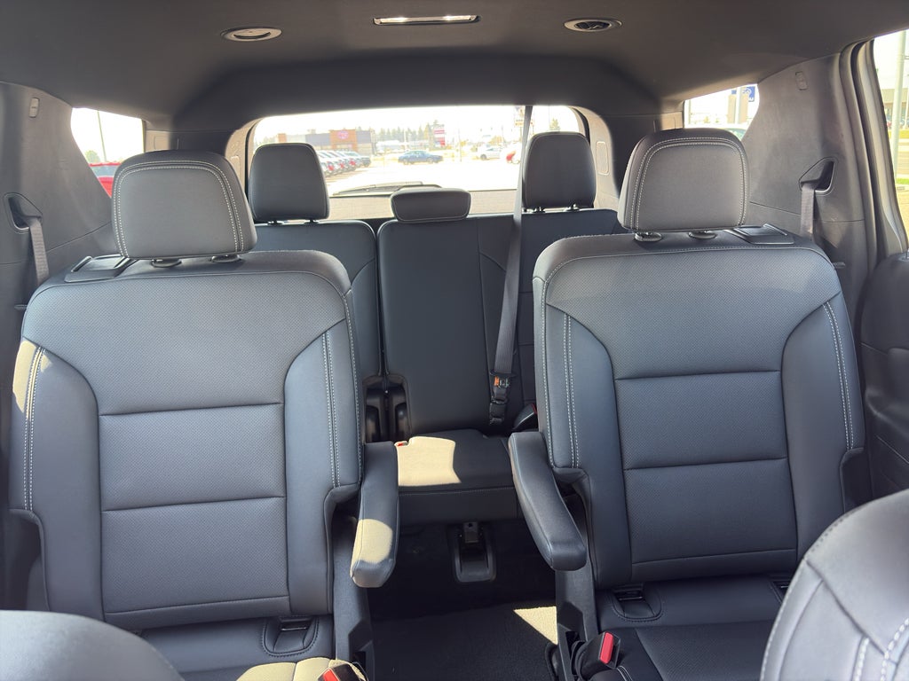 2025 Chevrolet Traverse AWD LT