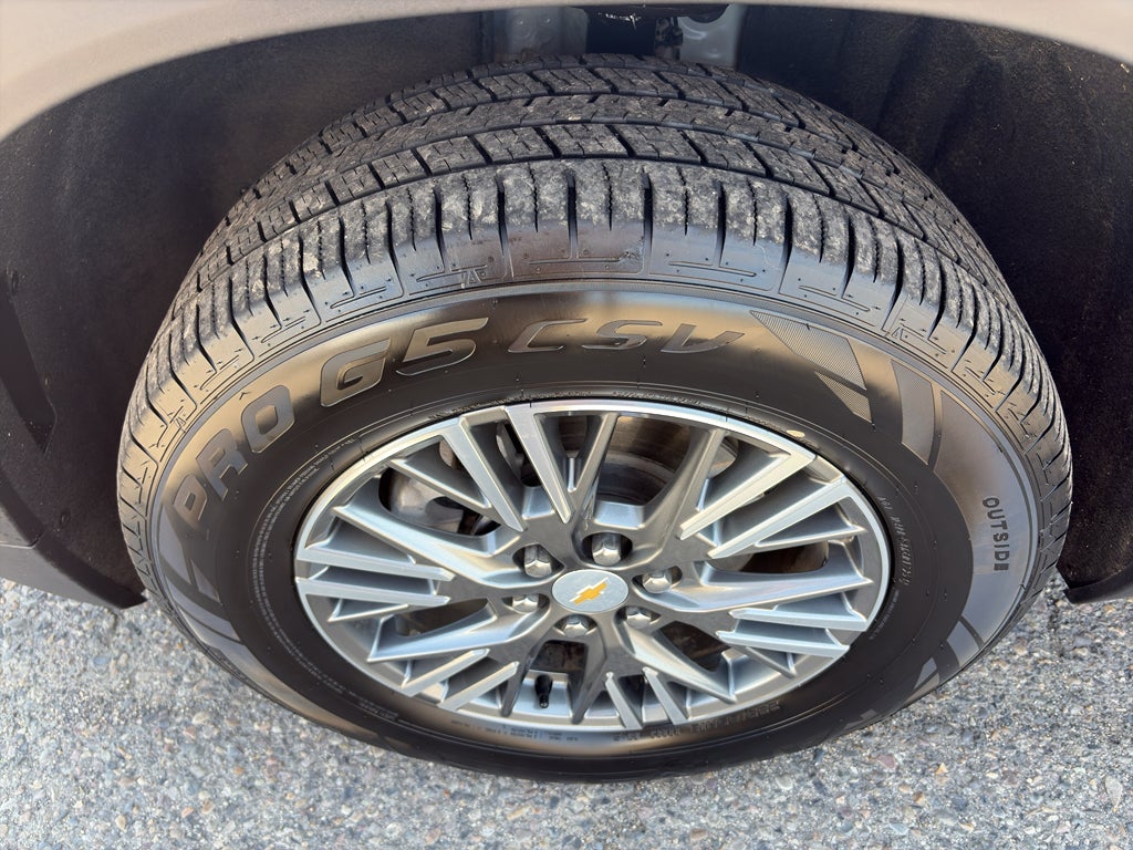 2025 Chevrolet Traverse AWD LT