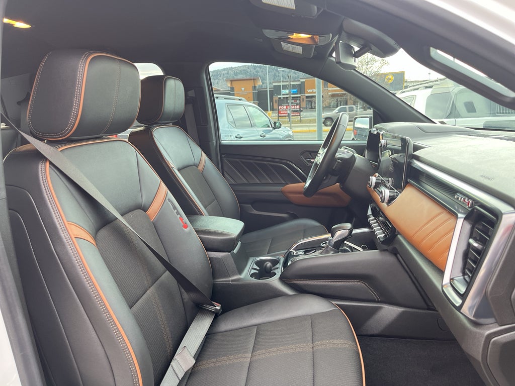 2024 GMC Canyon 4WD AT4