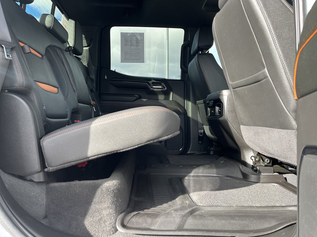 2024 GMC Sierra AT4