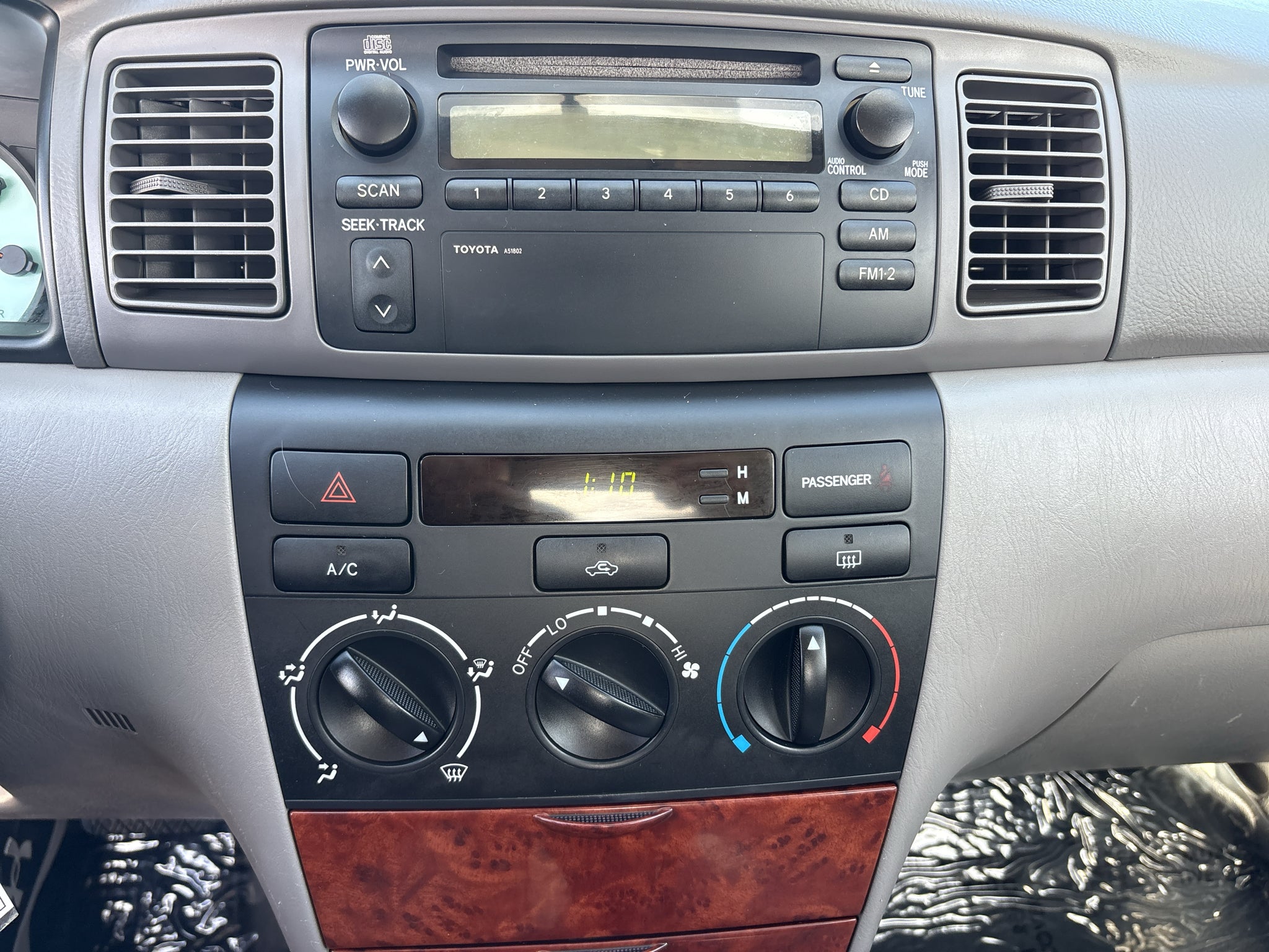 2004 Toyota Corolla LE