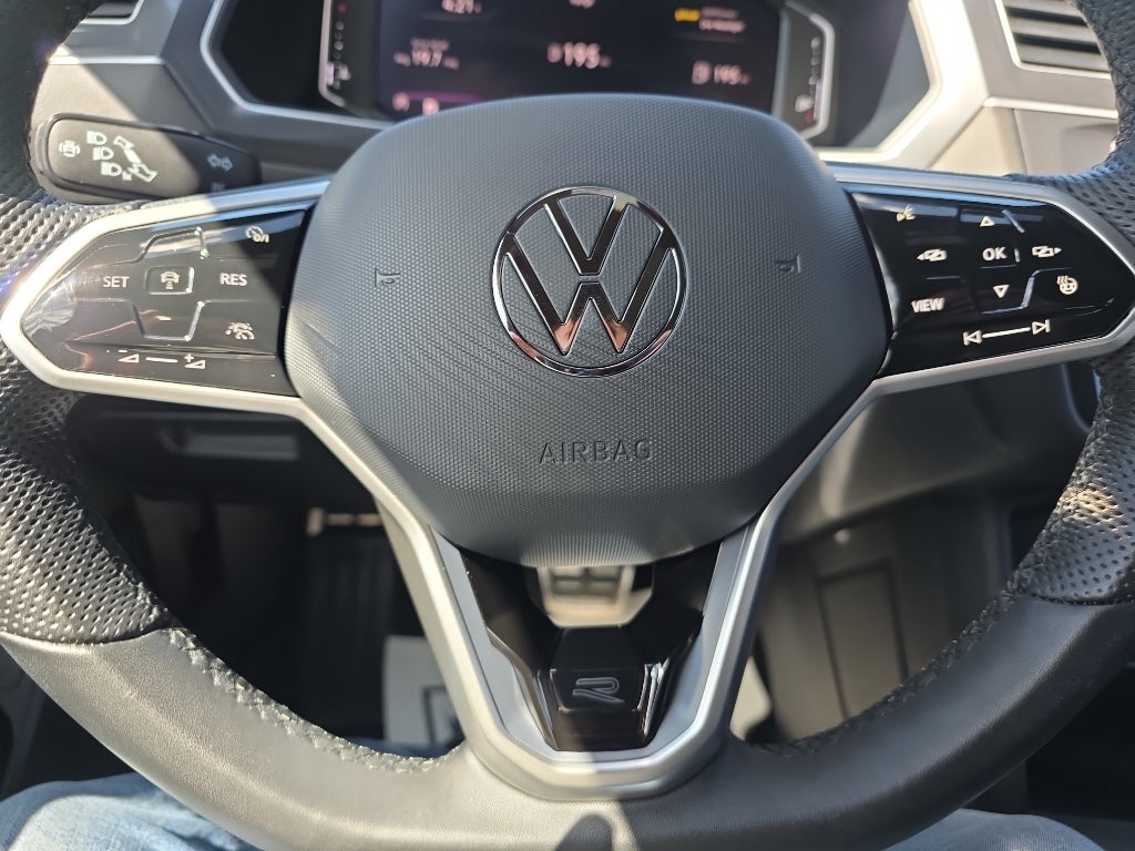 2024 Volkswagen Tiguan SEL R-Line