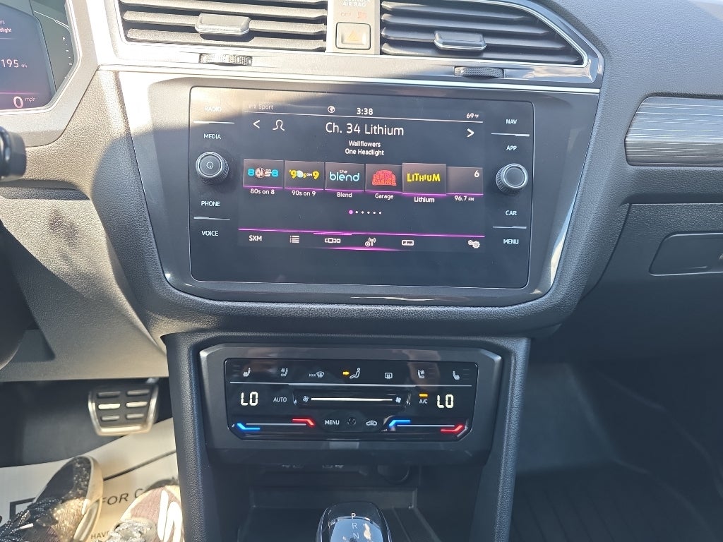 2024 Volkswagen Tiguan SEL R-Line