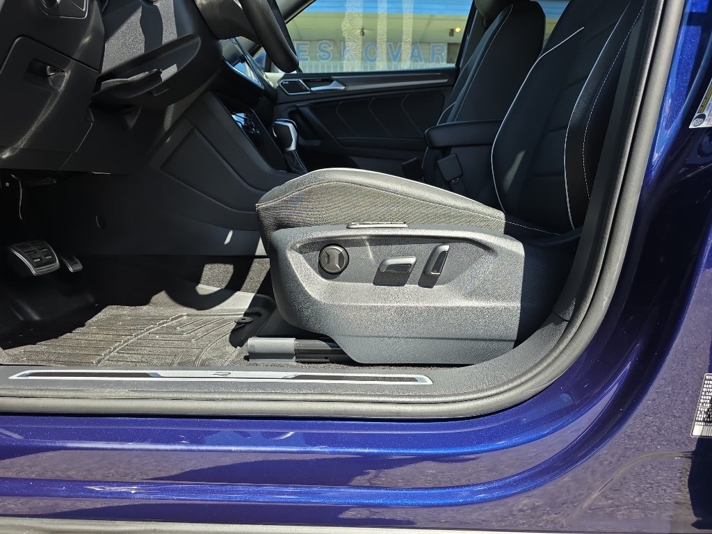 2024 Volkswagen Tiguan SEL R-Line
