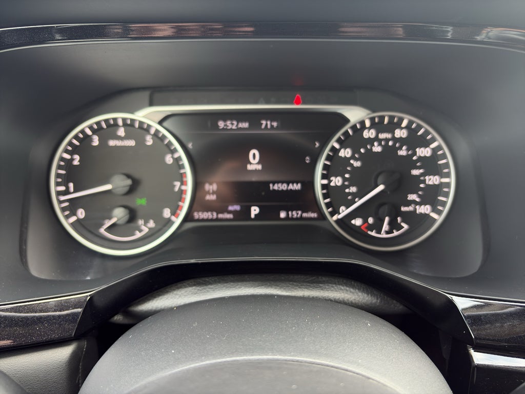 2024 Nissan Pathfinder SV