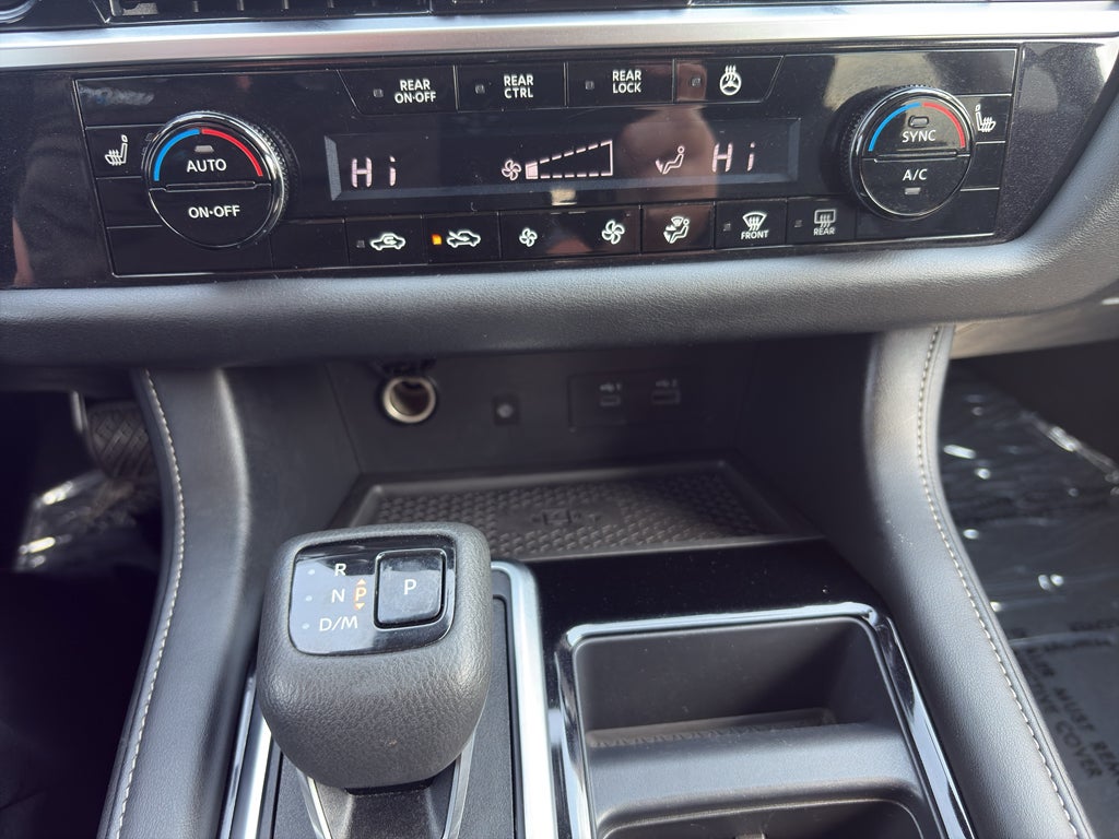 2025 Nissan Pathfinder SL
