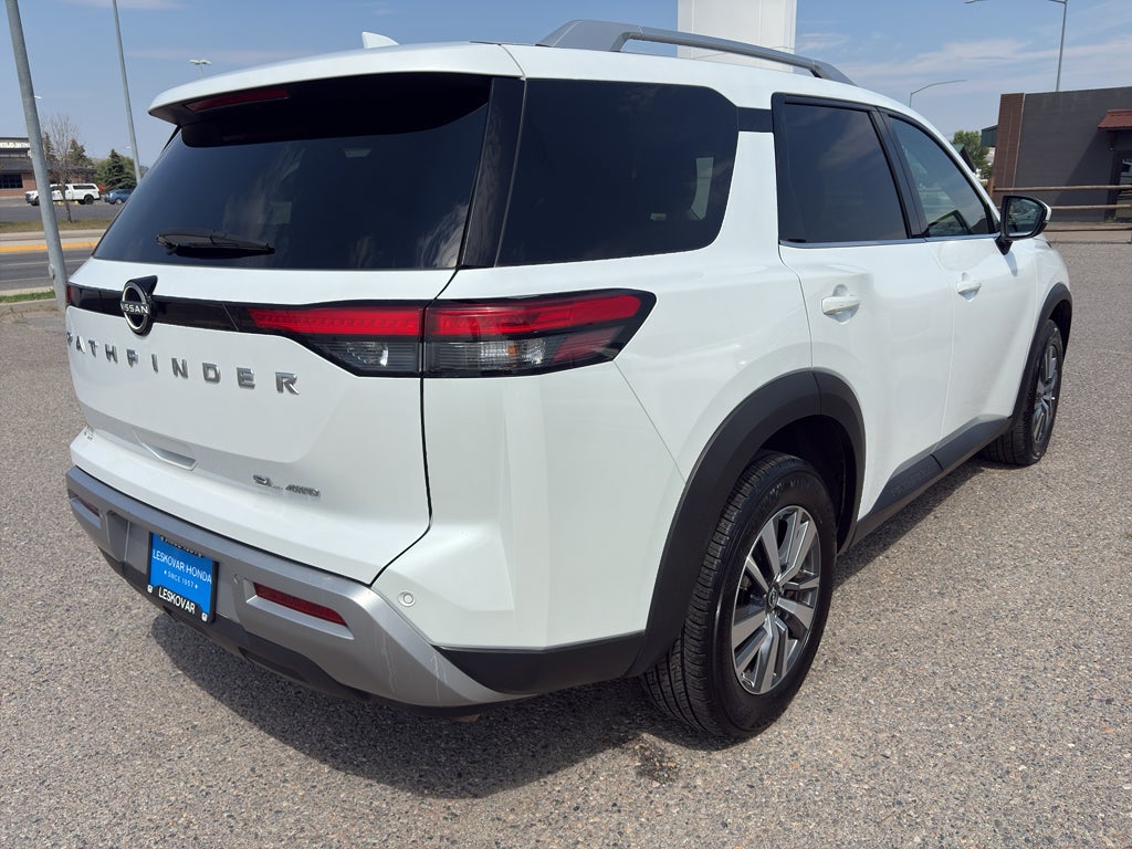 2025 Nissan Pathfinder SL