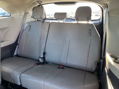 2022 Toyota Sienna XLE