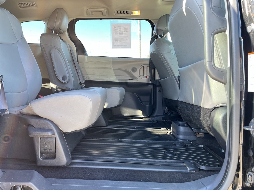 2022 Toyota Sienna XLE