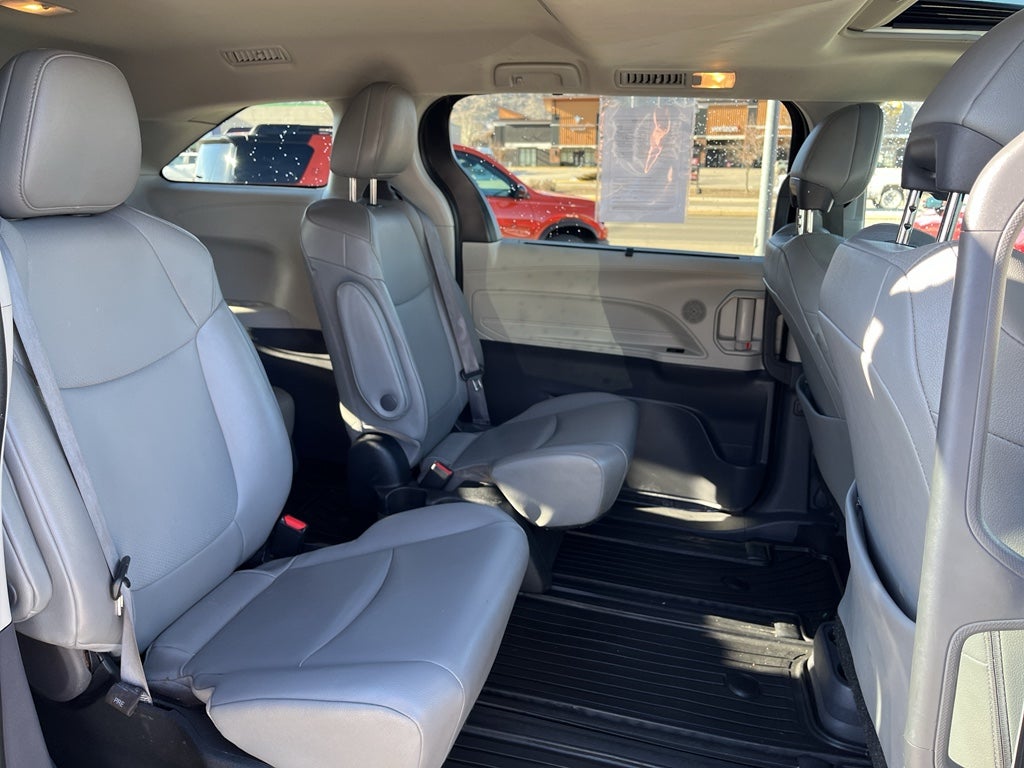 2022 Toyota Sienna XLE