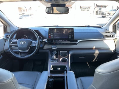 2022 Toyota Sienna XLE