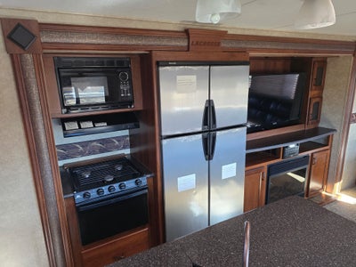 2014 Forest River 323RST Base