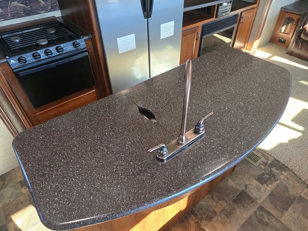 2014 Forest River 323RST Base