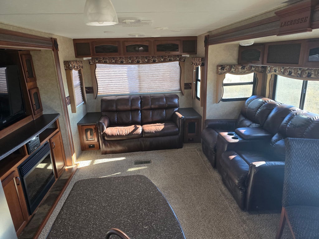 2014 Forest River 323RST Base