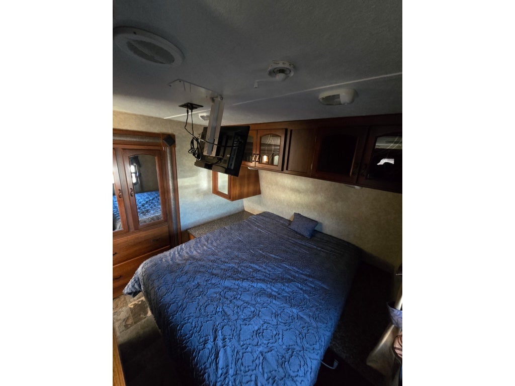 2014 Forest River 323RST Base