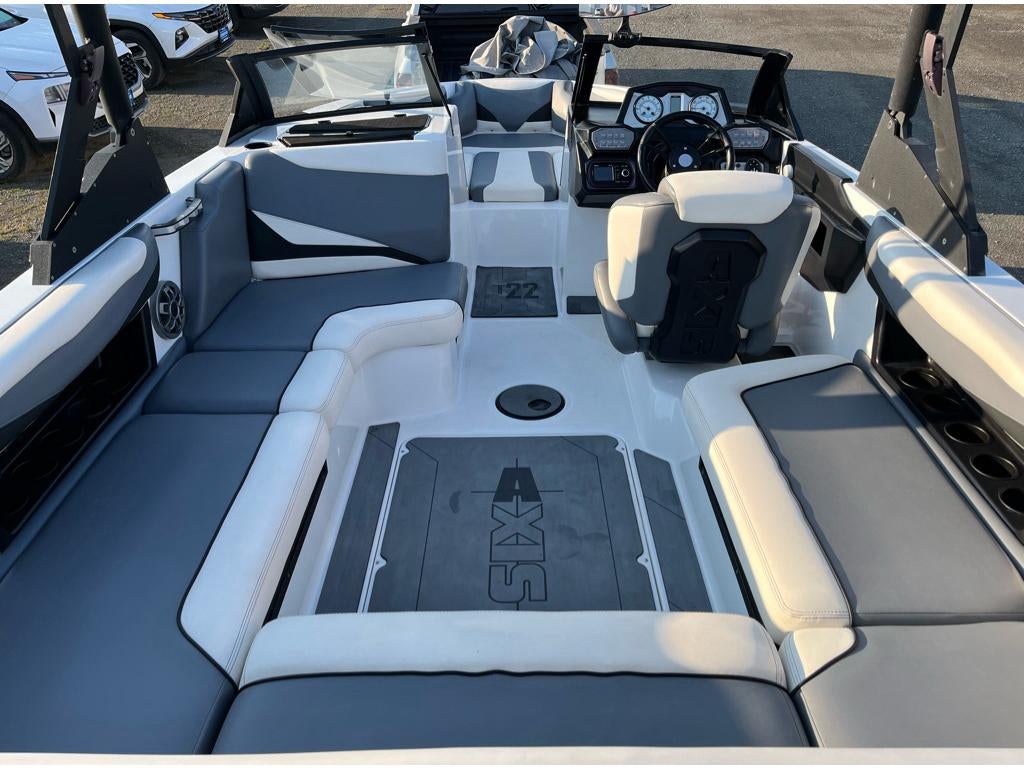 2021 AXIS T22 MALIBU 22 LSV Base