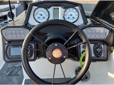 2021 AXIS T22 MALIBU 22 LSV Base