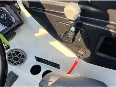 2021 AXIS T22 MALIBU 22 LSV Base