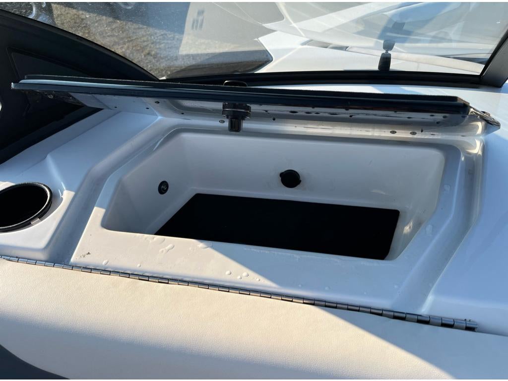 2021 AXIS T22 MALIBU 22 LSV Base