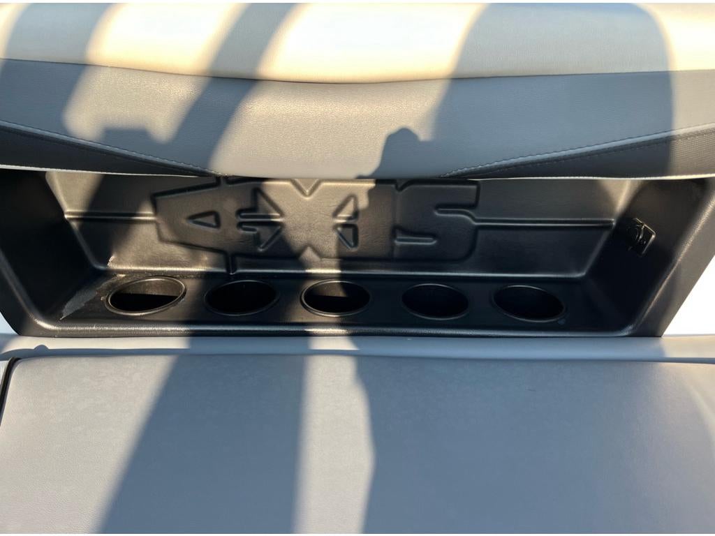 2021 AXIS T22 MALIBU 22 LSV Base