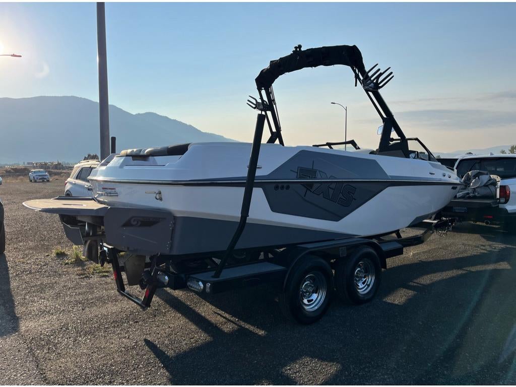 2021 AXIS T22 MALIBU 22 LSV Base