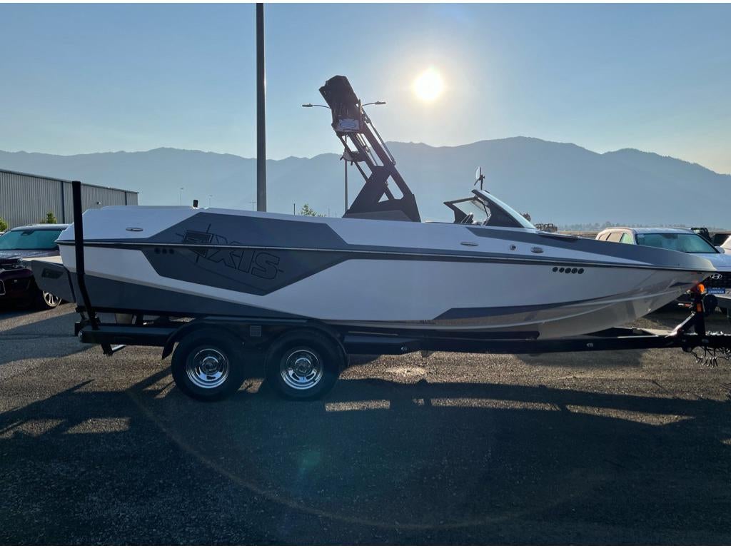 2021 AXIS T22 MALIBU 22 LSV Base