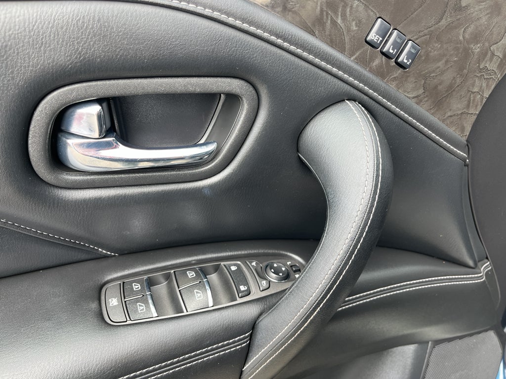 2022 INFINITI QX80 LUXE