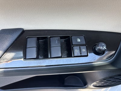 2022 Toyota Prius LE