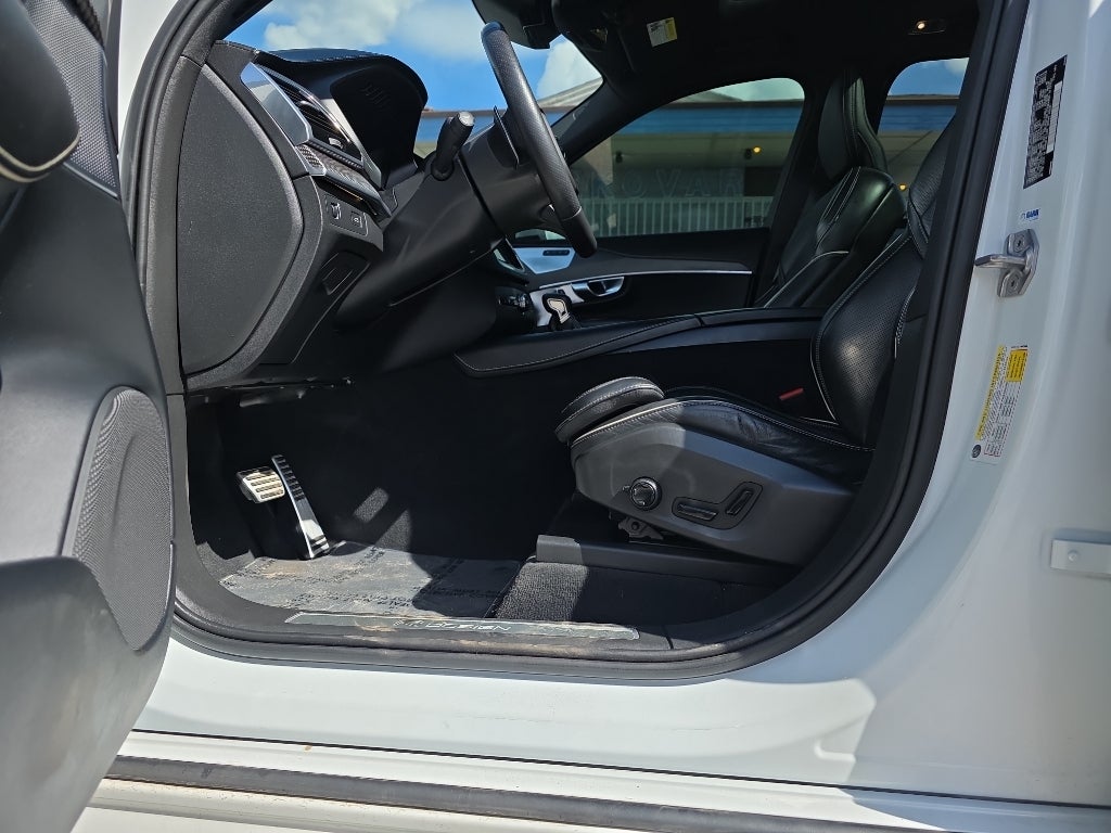 2019 Volvo XC90 R-Design