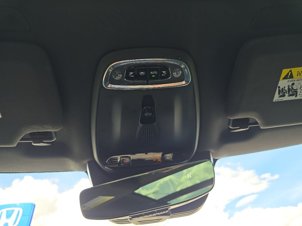 2019 Volvo XC90 R-Design